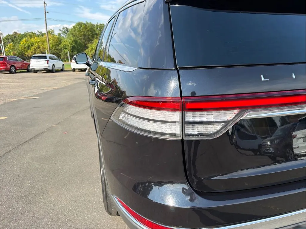 Lincoln Aviator photo 32
