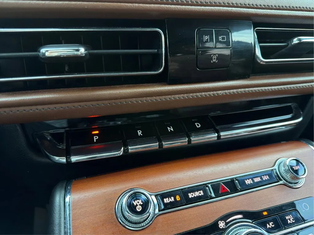 Lincoln Aviator photo 43