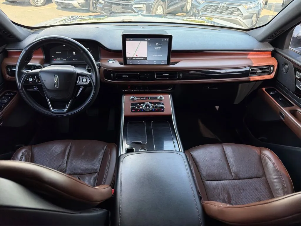 Lincoln Aviator photo 21