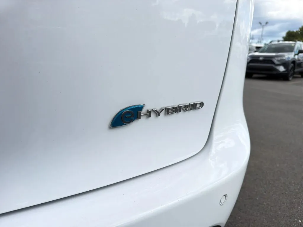 Chrysler Pacifica photo 29
