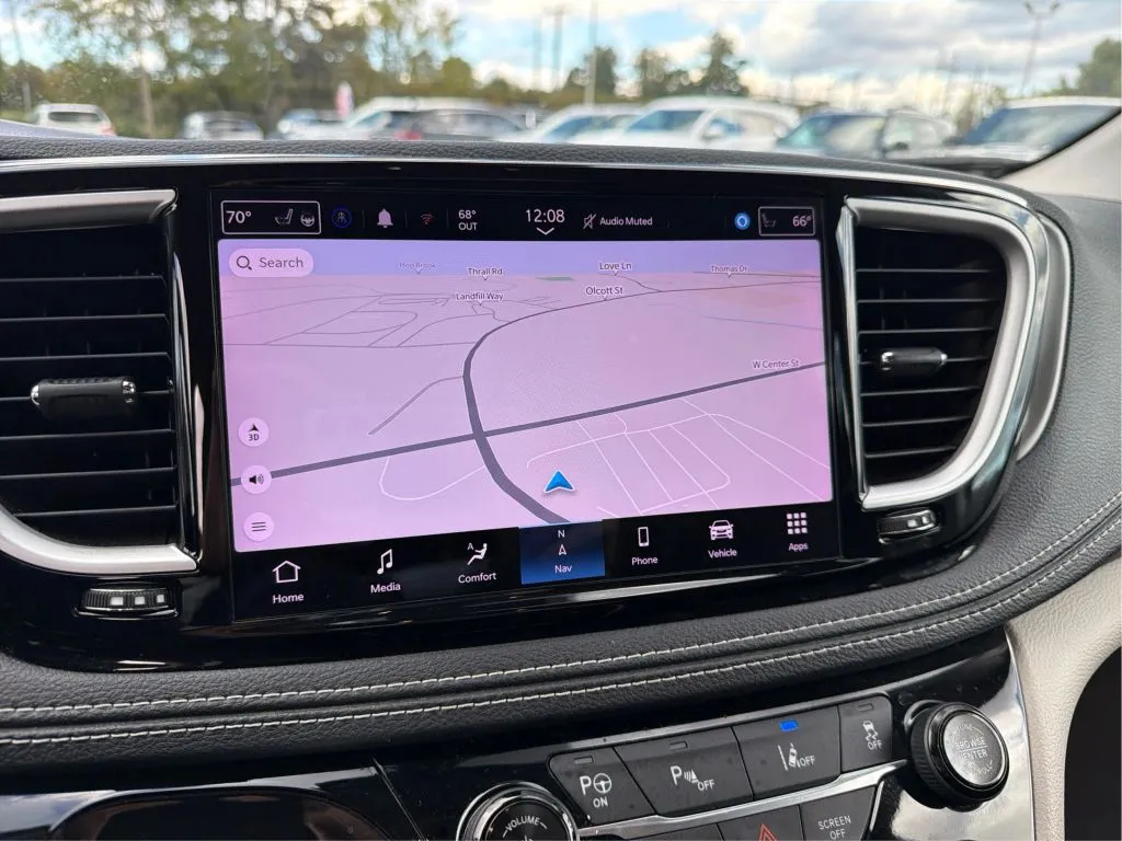 Chrysler Pacifica photo 37