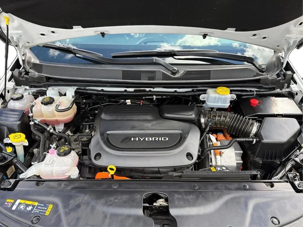 Chrysler Pacifica photo 28