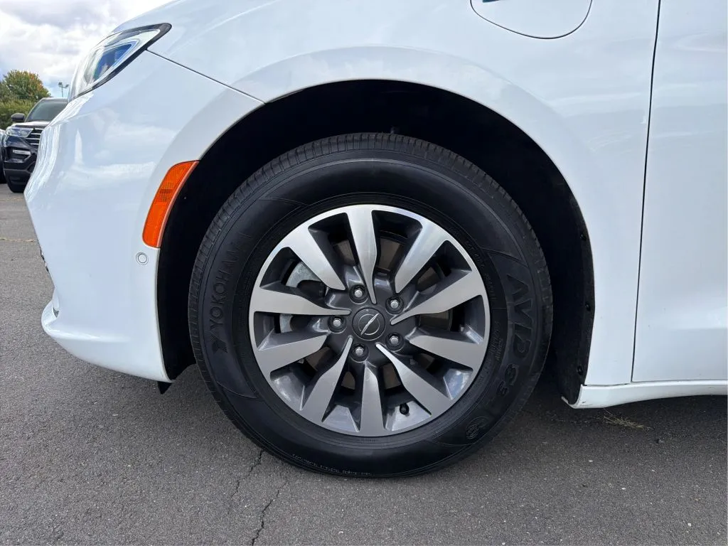Chrysler Pacifica photo 31