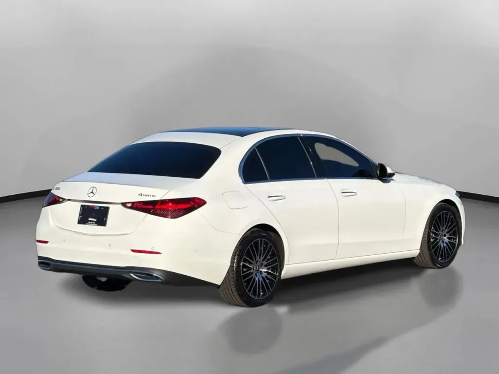 Mercedes-Benz C-Class photo 9