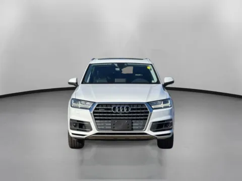 Another view of 2019 Audi Q7 55 TFSI Prestige Sport Utility 4D for sale in Manchester, CT at Drivemax