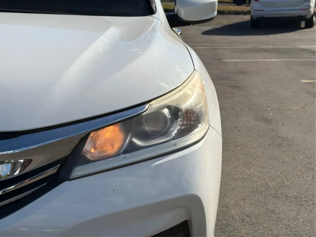 Honda Accord photo 31