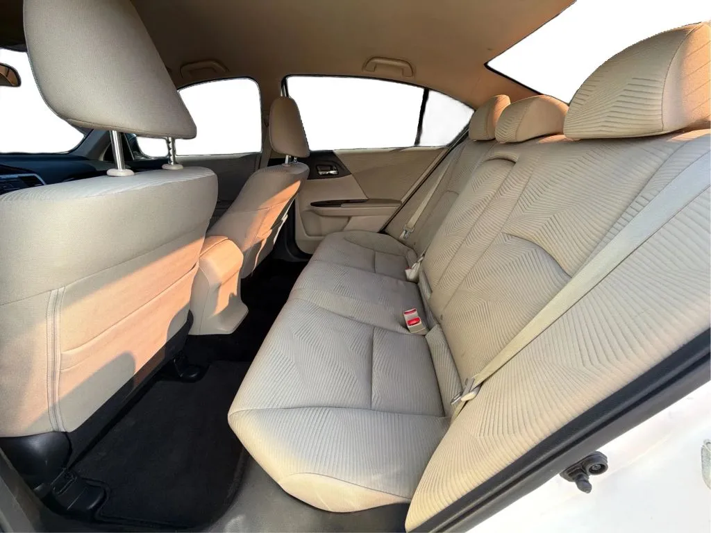 Honda Accord photo 17