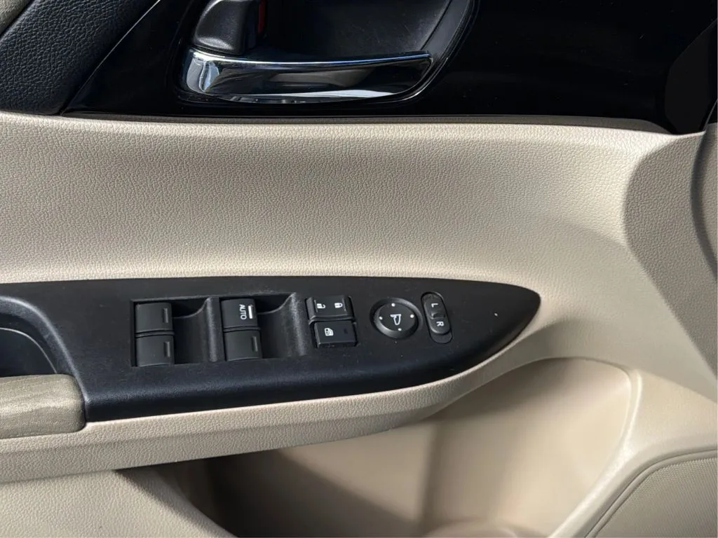 Honda Accord photo 39