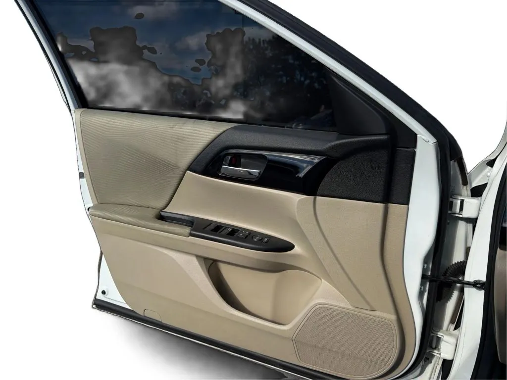 Honda Accord photo 25