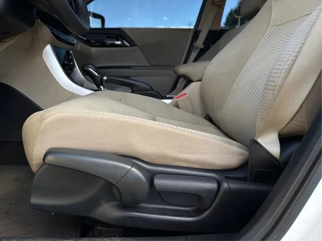 Honda Accord photo 24