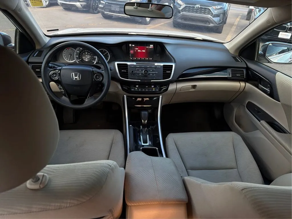 Honda Accord photo 21