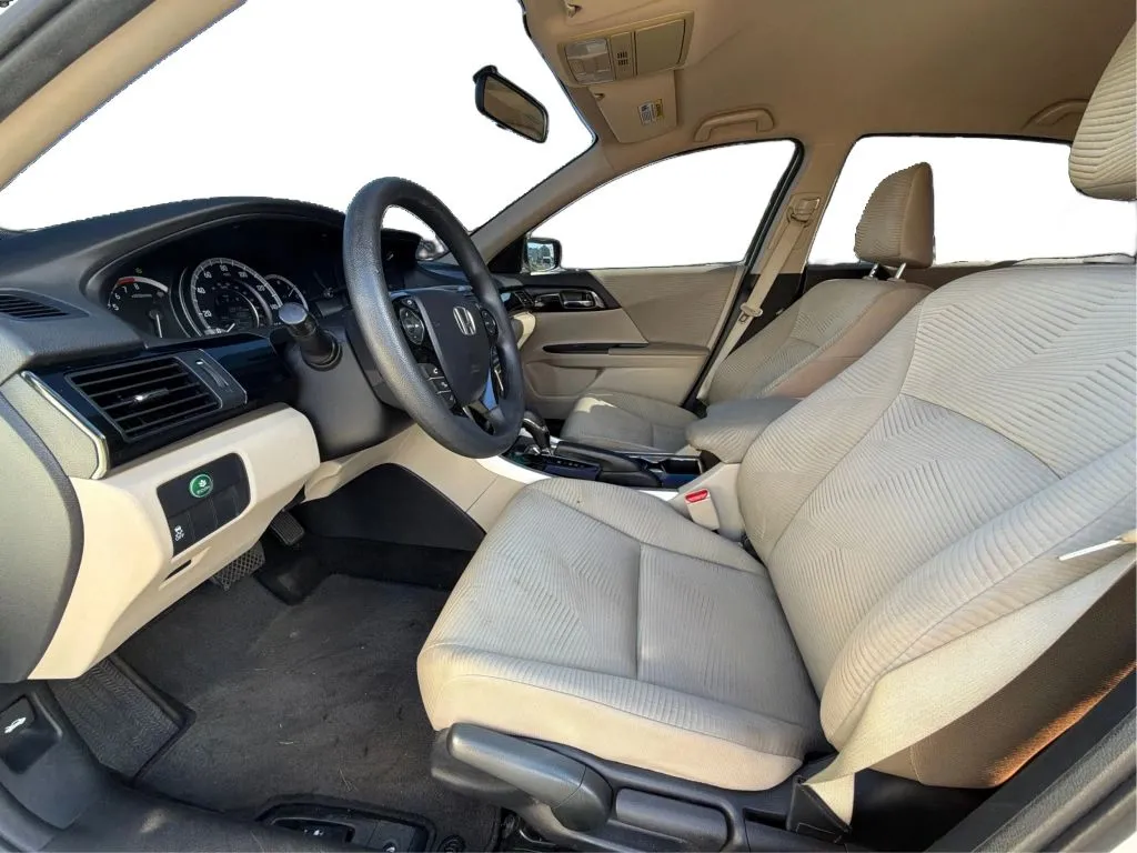 Honda Accord photo 16