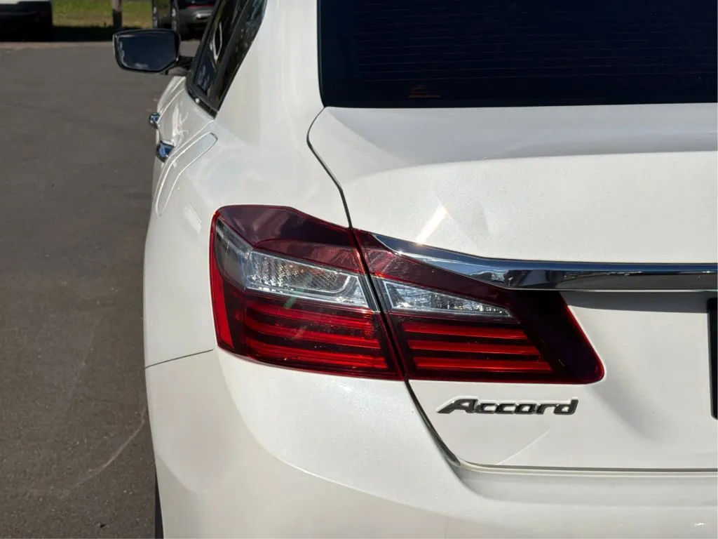 Honda Accord photo 32