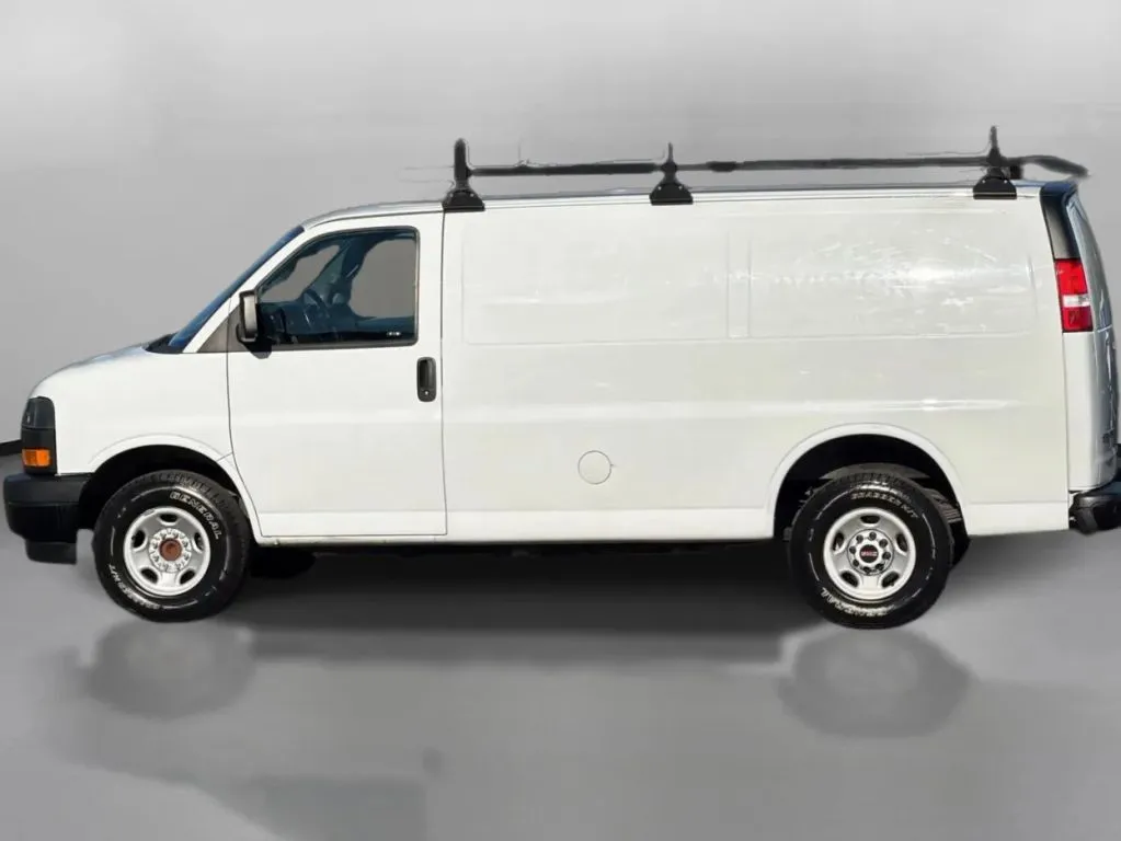 GMC Savana photo 15