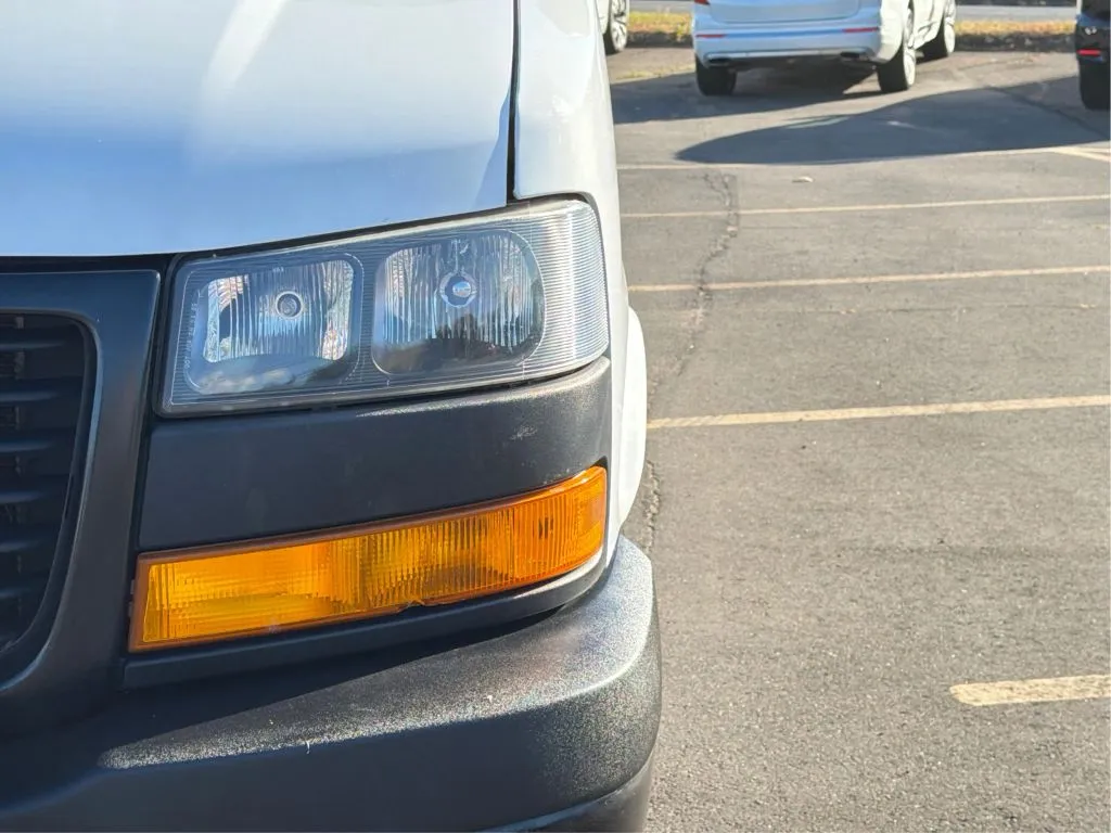 GMC Savana photo 29