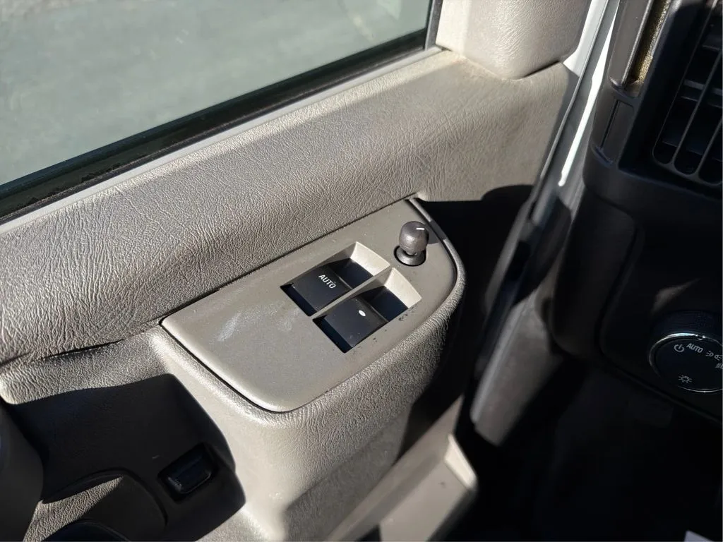 GMC Savana photo 36