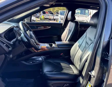 Photos of 2018 Lincoln MKX Reserve Sport Utility 4D for sale in Manchester, CT at Drivemax