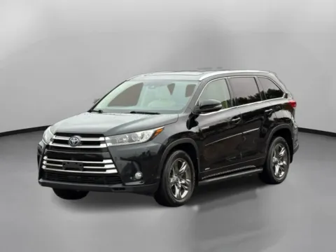 More photos of 2017 Toyota Highlander Hybrid Limited Platinum Sport Utility 4D at Drivemax, CT