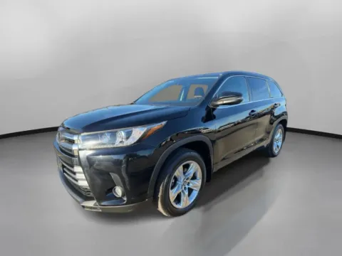 More photos of 2018 Toyota Highlander Limited Sport Utility 4D at Drivemax, CT
