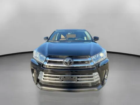 Photos of 2018 Toyota Highlander Limited Sport Utility 4D for sale in Manchester, CT at Drivemax