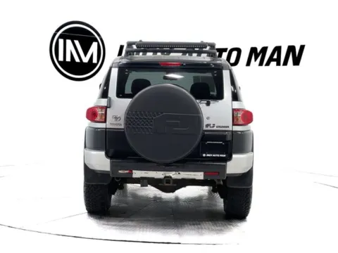 More photos of 2007 Toyota FJ Cruiser at Indy Auto Man - Westfield, IN