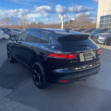 More photos of 2020 Jaguar F-PACE 25t Checkered Flag at Indy Auto Man - Westfield, IN