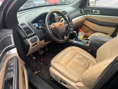 More photos of 2016 Ford Explorer XLT at Indy Auto Man - Westfield, IN