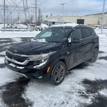 Photos of 2021 Kia Seltos S for sale in Westfield, IN at Indy Auto Man - Westfield