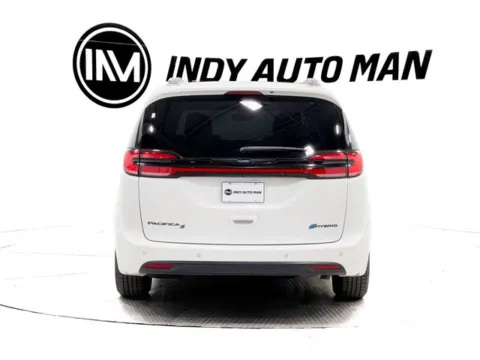More photos of 2021 Chrysler Pacifica Hybrid Limited at Indy Auto Man - Westfield, IN