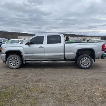 More photos of 2018 GMC Sierra 2500HD Denali at Indy Auto Man - Westfield, IN