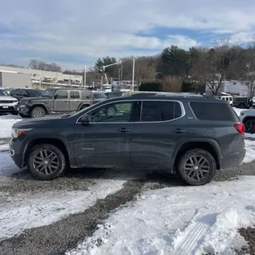More photos of 2019 GMC Acadia SLT-1 at Indy Auto Man - Westfield, IN