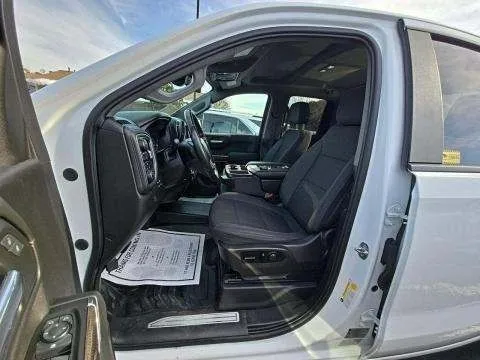 More photos of 2020 Chevrolet Silverado 1500 LT at Indy Auto Man - Westfield, IN