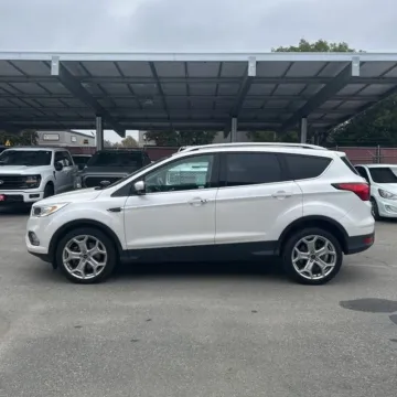 More photos of 2019 Ford Escape Titanium at Indy Auto Man - Westfield, IN