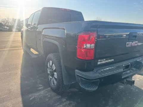 More photos of 2019 GMC Sierra 2500HD SLT at Indy Auto Man - Westfield, IN