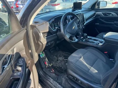 More photos of 2019 Chevrolet Traverse LT Cloth w/1LT at Indy Auto Man - Westfield, IN