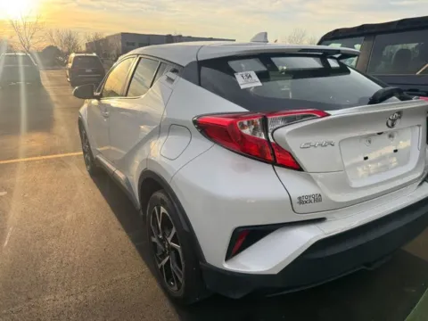 More photos of 2019 Toyota C-HR XLE at Indy Auto Man - Westfield, IN