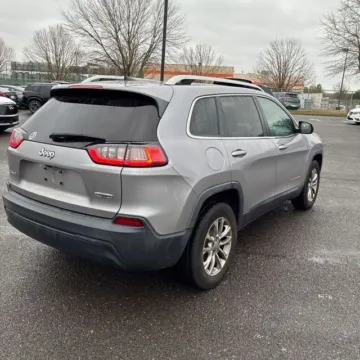 More photos of 2019 Jeep Cherokee Latitude Plus at Indy Auto Man - Westfield, IN