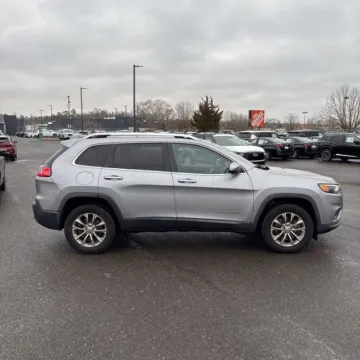 Another view of 2019 Jeep Cherokee Latitude Plus for sale in Westfield, IN at Indy Auto Man - Westfield