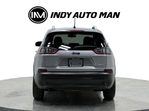 More photos of 2019 Jeep Cherokee Latitude Plus at Indy Auto Man - Westfield, IN