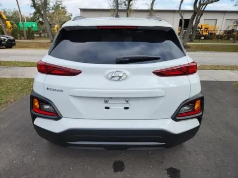 More photos of 2018 Hyundai Kona SEL at Indy Auto Man - Westfield, IN