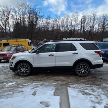 More photos of 2017 Ford Explorer Sport at Indy Auto Man - Westfield, IN