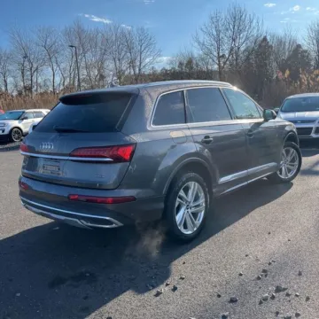 More photos of 2021 Audi Q7 55 Premium Plus quattro at Indy Auto Man - Westfield, IN