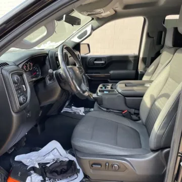 More photos of 2019 Chevrolet Silverado 1500 LT at Indy Auto Man - Westfield, IN