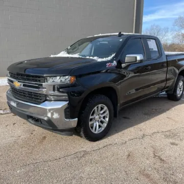 Photos of 2019 Chevrolet Silverado 1500 LT for sale in Westfield, IN at Indy Auto Man - Westfield