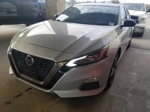Photos of 2021 Nissan Altima 2.5 SR for sale in Westfield, IN at Indy Auto Man - Westfield