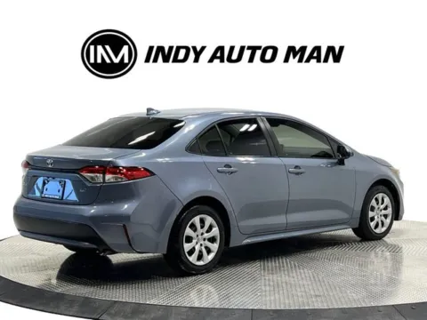 More photos of 2021 Toyota Corolla LE at Indy Auto Man - Westfield, IN