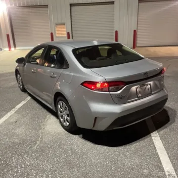More photos of 2020 Toyota Corolla LE at Indy Auto Man - Westfield, IN