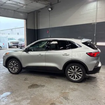 More photos of 2020 Ford Escape Titanium Hybrid at Indy Auto Man - Westfield, IN