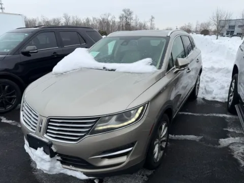 Photos of 2015 Lincoln MKC for sale in Westfield, IN at Indy Auto Man - Westfield