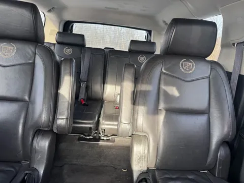 More photos of 2013 Cadillac Escalade ESV Platinum Edition at Indy Auto Man - Westfield, IN